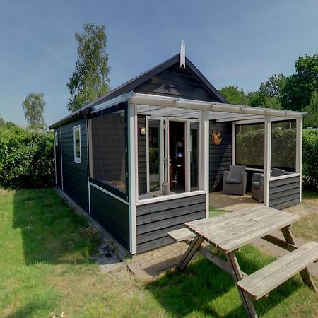 Chalet With Dishwasher, In Natural Environment IJhorst Eksteriør bilde